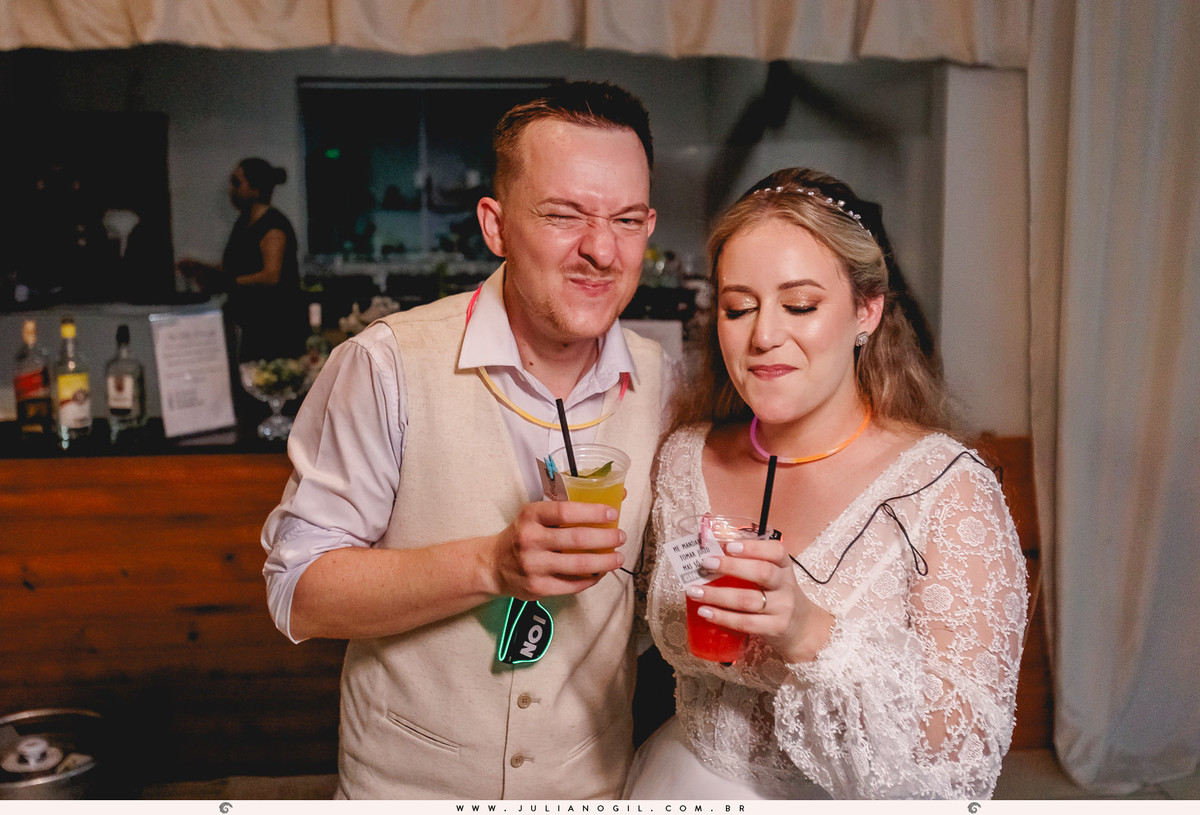 recepção casamento Luiza Gaspar e Luís Felipe Carraro fotógrafo Juliano Gil igreja perpétuo socorro irati paraná ivaí ponta grossa curitiba barbearia 21 de maio salão da renata maquiadora vanessa novinski noiva noivo canto verde cerimonial mr john