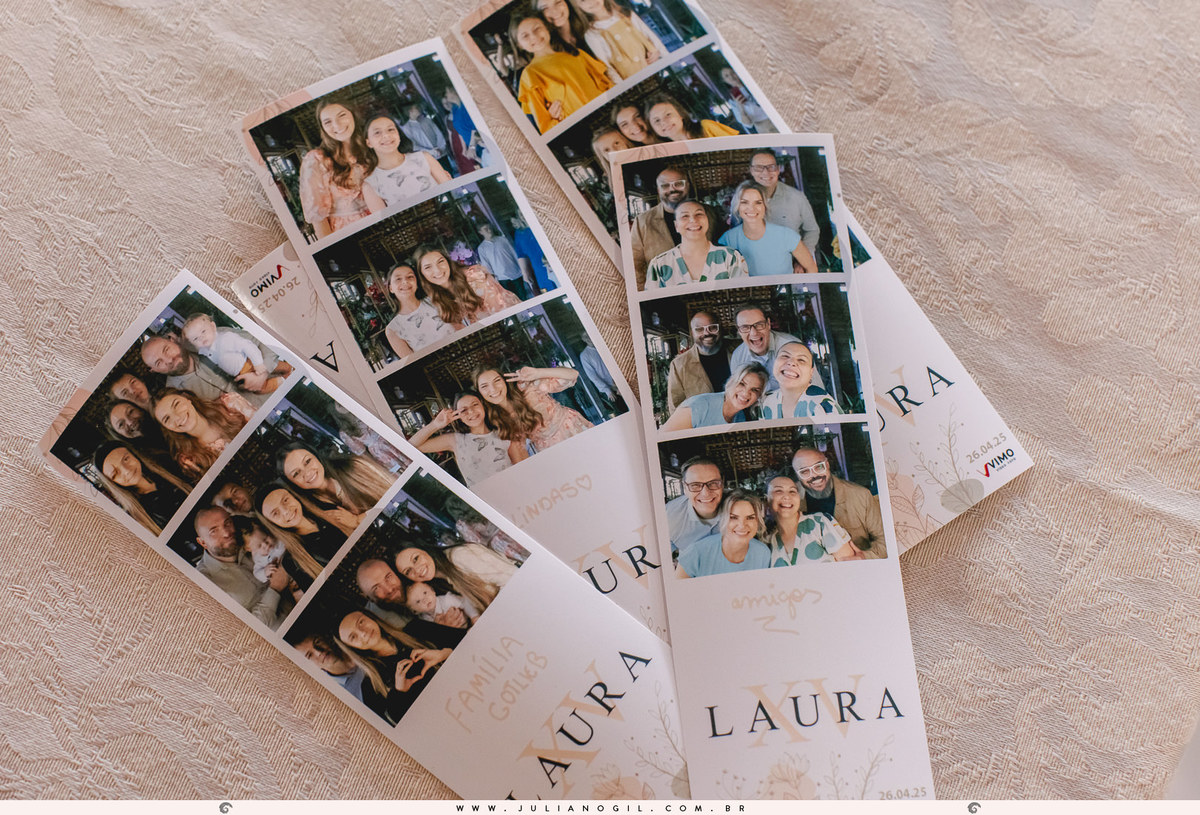 15 anos aniversário Laura Bertuol debutante cristão comunidade alcance família irmã irmãos pais avós fotografia fotógrafo Juliano Gil irati paraná ponta grossa curitiba recanto do lago decoração eduardo krezanoski vestido priscila susko homenagem espelho