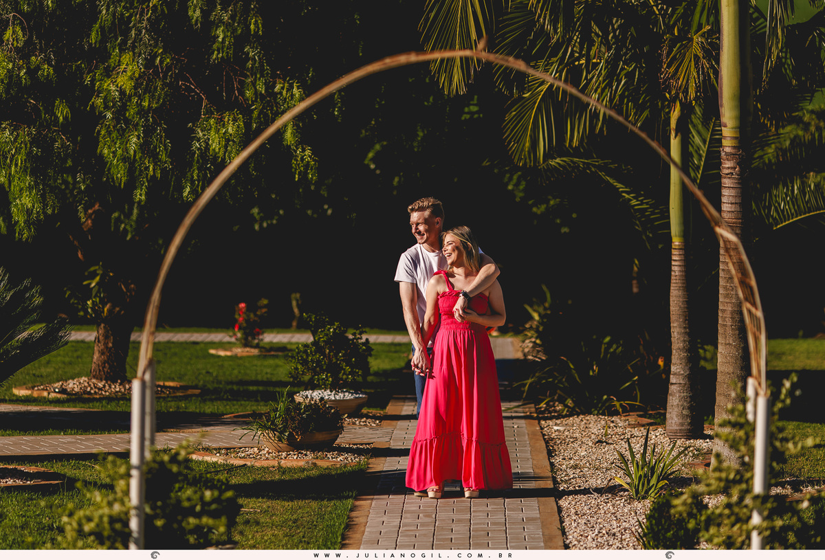 pré casamento Gizelle e Luiz Carlos fotógrafo Juliano Gil rancho das pedras itaberá são paulo itapeva irati curitiba pedido de casamento alianças pôr do sol ensaio externo igreja corinthians casal amor