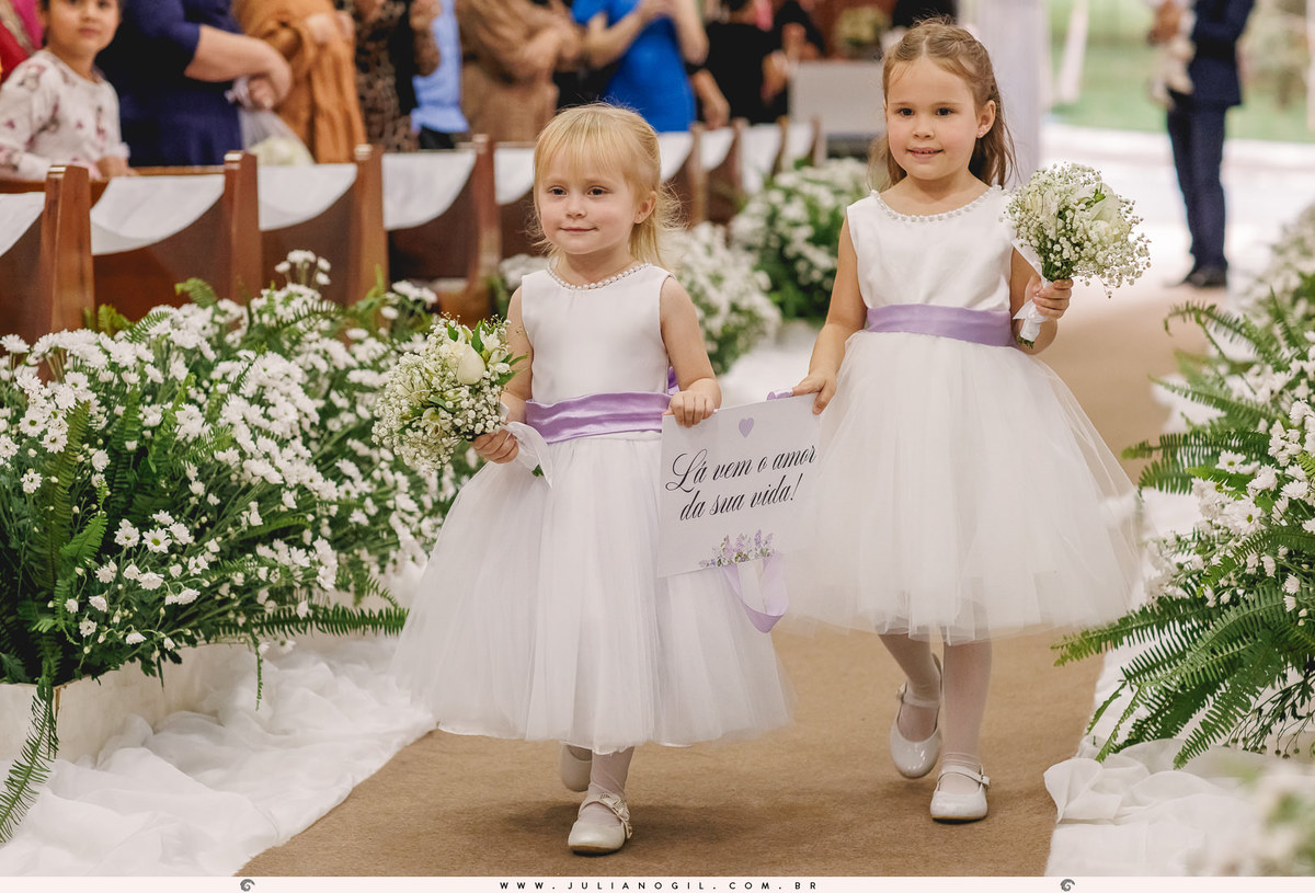 casamento Gizelle Lima e Luiz Carlos Basso itapeva são paulo fotógrafo juliano gil irati paraná junior alvez wedding bride noiva família vestido make first touch emoção detalhes noivo igreja santo antonio cerimônia católica trompetes padre