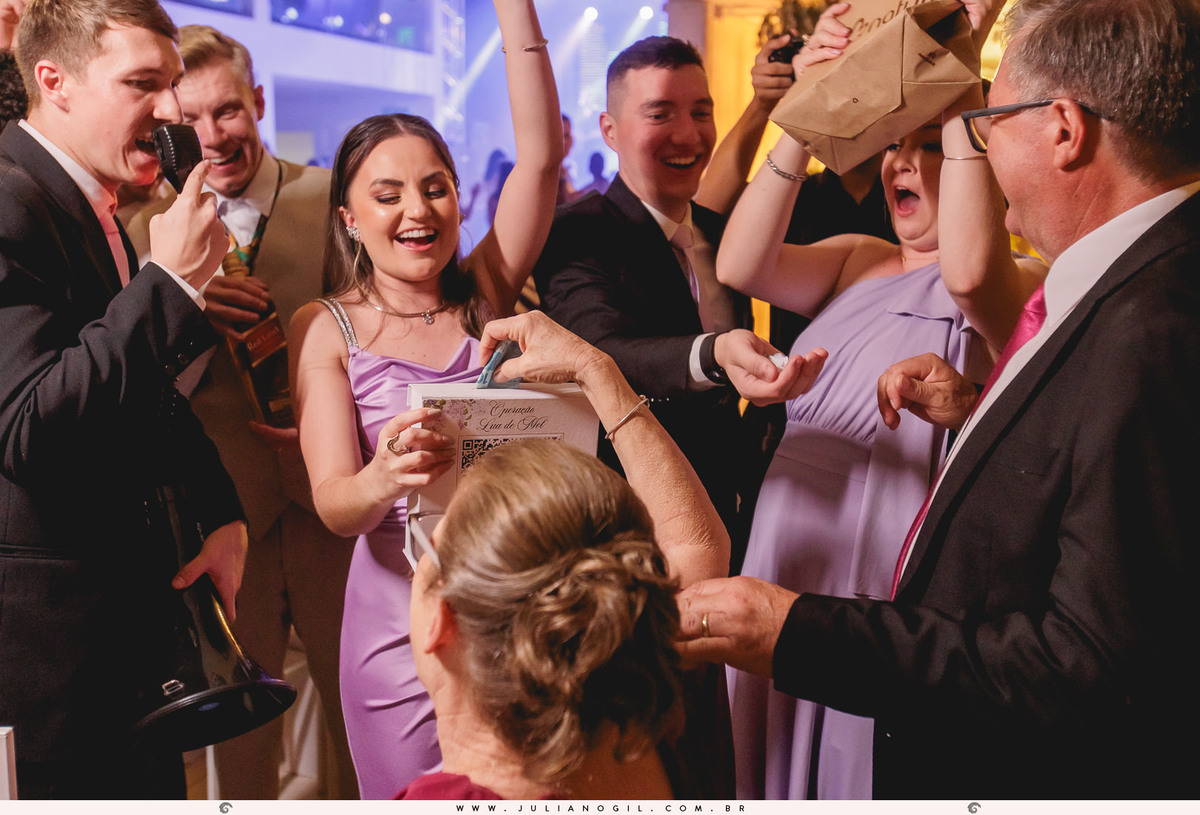 recepção de casamento Gizelle Lima e Luiz Carlos Basso itapeva são paulo fotógrafo juliano gil irati paraná junior alvez wedding bride noiva família vestido make first touch emoção detalhes noivo igreja santo antonio cerimônia católica manacá eventos