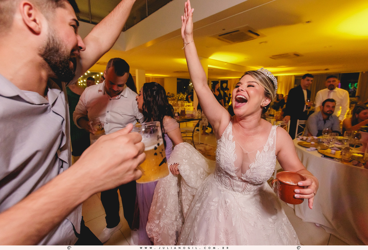 recepção de casamento Gizelle Lima e Luiz Carlos Basso itapeva são paulo fotógrafo juliano gil irati paraná junior alvez wedding bride noiva família vestido make first touch emoção detalhes noivo igreja santo antonio cerimônia católica manacá eventos