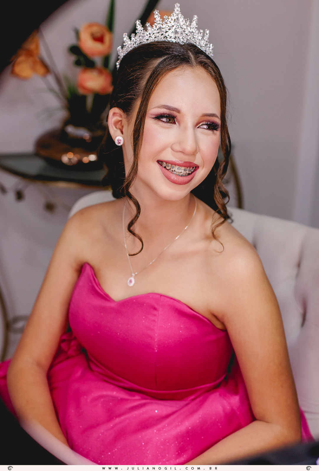 aniversário 15 anos Giovana Valenga fotógrafo Juliano Gil Irati Paraná estúdio Day Moreira associação da prefeitura maquiagem Regy Makes vestido Priscila Susko bar JP Tech princesa debutante família homenagem dança festa parabéns curitiba guarapuava