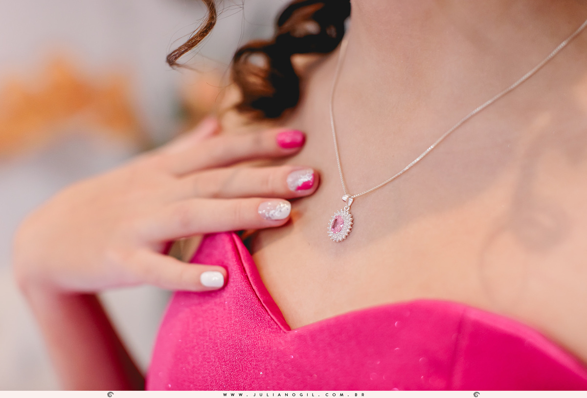 aniversário 15 anos Giovana Valenga fotógrafo Juliano Gil Irati Paraná estúdio Day Moreira associação da prefeitura maquiagem Regy Makes vestido Priscila Susko bar JP Tech princesa debutante família homenagem dança festa parabéns curitiba guarapuava