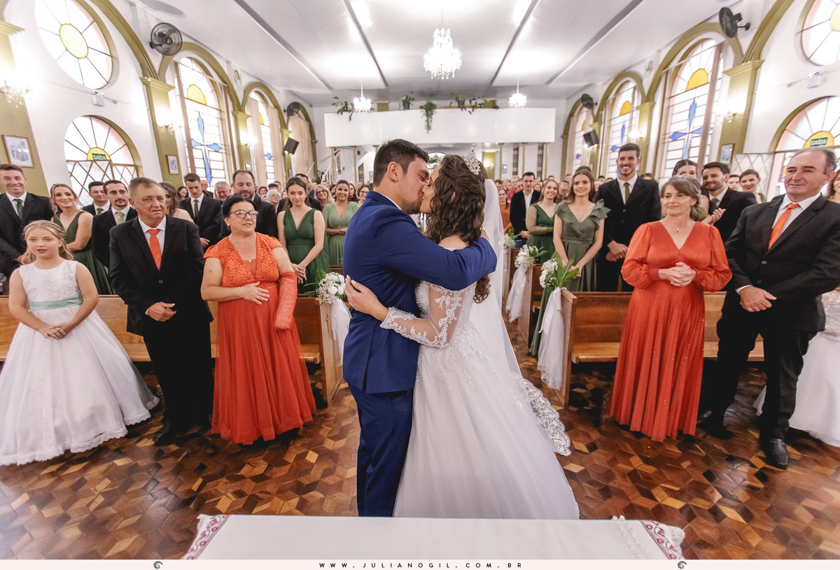 casamento Hanny e Andrei fotógrafo Juliano Gil Rio Azul Paraná Irati making of casa maquiagem cabelo Emerson Olicheski Umalu Eventos família noivo noiva vestido wedding Igreja Santa Teresinha do Menino Jesus Martins Eventos gravata cerimônia recepção