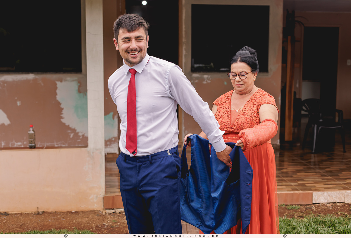 casamento Hanny e Andrei fotógrafo Juliano Gil Rio Azul Paraná Irati making of casa maquiagem cabelo Emerson Olicheski Umalu Eventos família noivo noiva vestido wedding Igreja Santa Teresinha do Menino Jesus Martins Eventos gravata cerimônia recepção