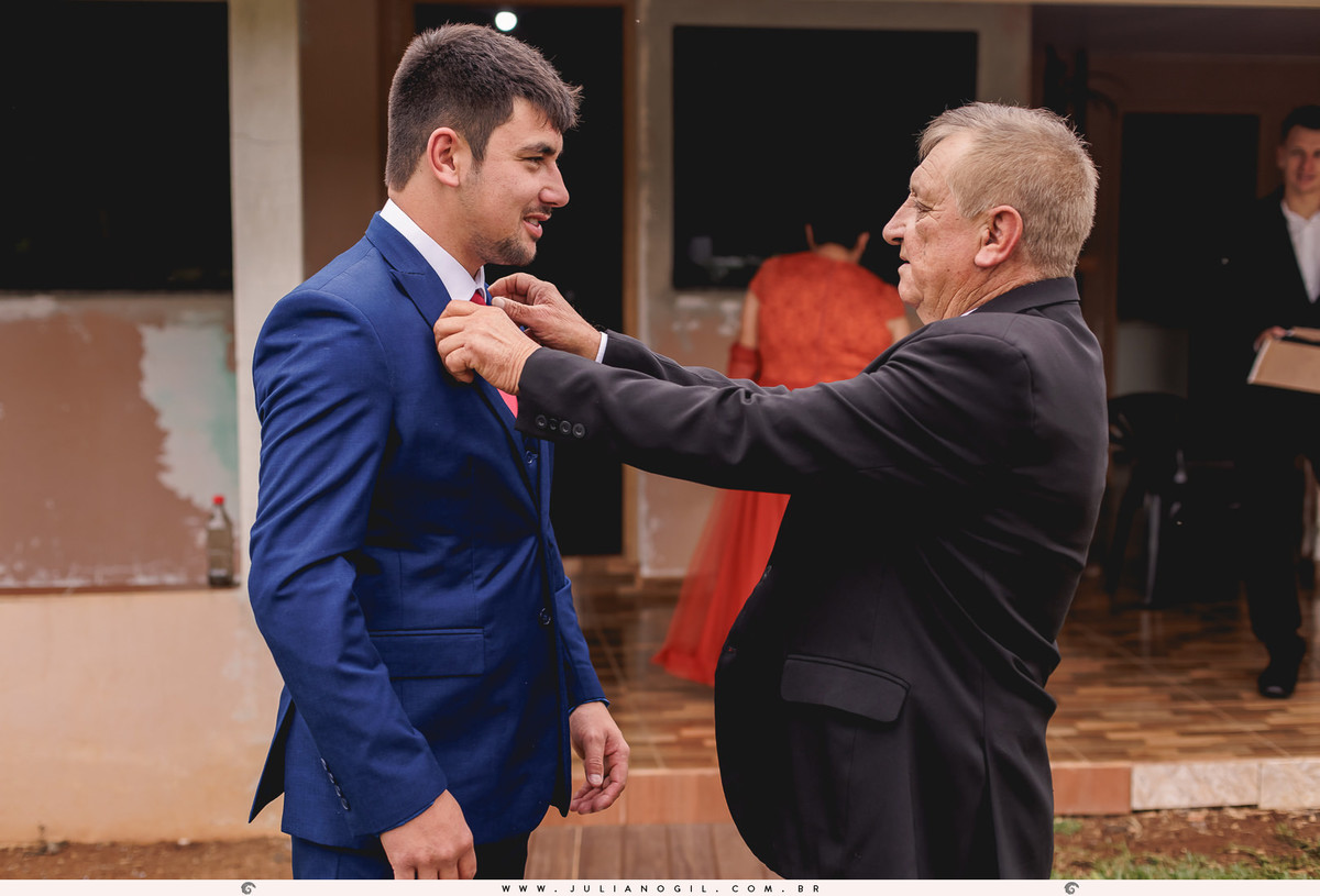 casamento Hanny e Andrei fotógrafo Juliano Gil Rio Azul Paraná Irati making of casa maquiagem cabelo Emerson Olicheski Umalu Eventos família noivo noiva vestido wedding Igreja Santa Teresinha do Menino Jesus Martins Eventos gravata cerimônia recepção