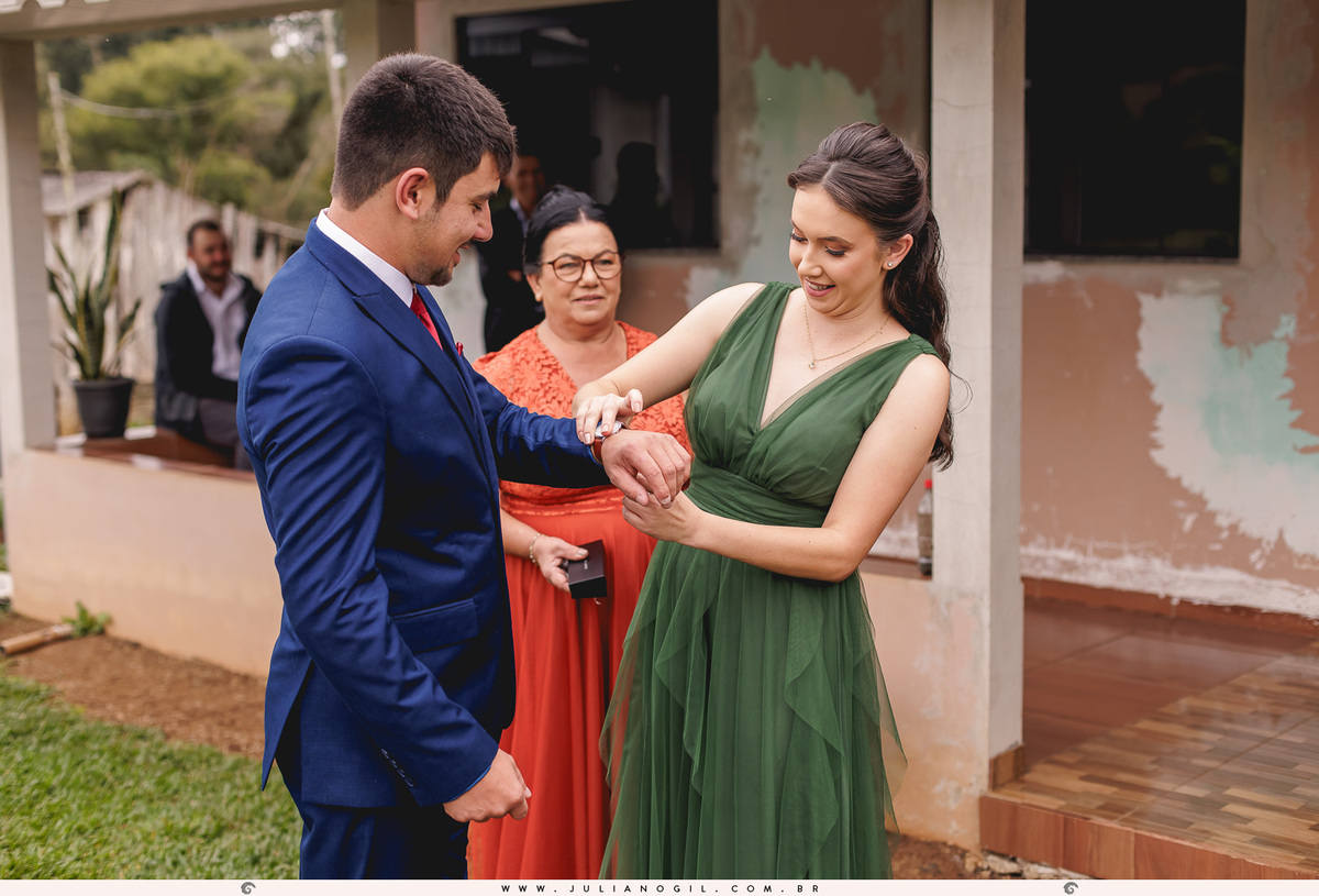 casamento Hanny e Andrei fotógrafo Juliano Gil Rio Azul Paraná Irati making of casa maquiagem cabelo Emerson Olicheski Umalu Eventos família noivo noiva vestido wedding Igreja Santa Teresinha do Menino Jesus Martins Eventos gravata cerimônia recepção