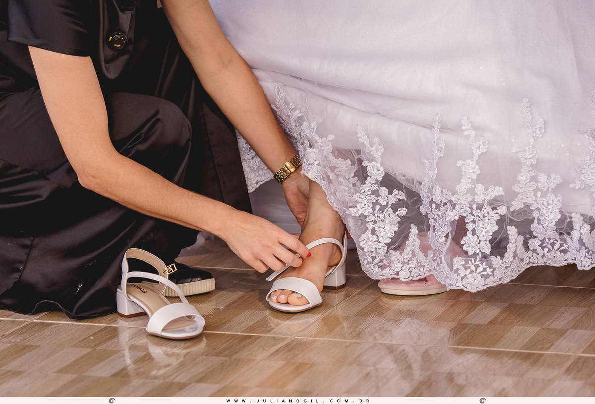 casamento Hanny e Andrei fotógrafo Juliano Gil Rio Azul Paraná Irati making of casa maquiagem cabelo Emerson Olicheski Umalu Eventos família noivo noiva vestido wedding Igreja Santa Teresinha do Menino Jesus Martins Eventos gravata cerimônia recepção