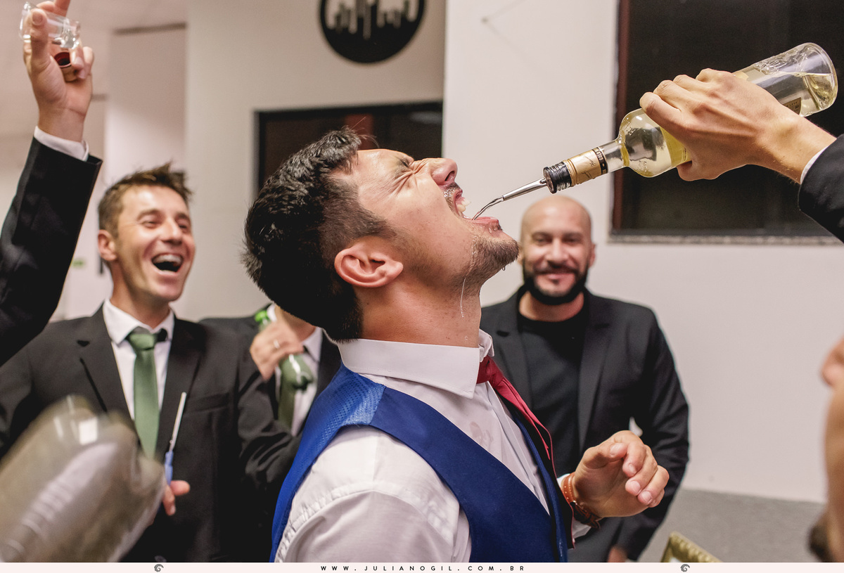 casamento Hanny e Andrei fotógrafo Juliano Gil Rio Azul Paraná Irati making of casa maquiagem cabelo Emerson Olicheski Umalu Eventos família noivo noiva vestido wedding Igreja Santa Teresinha do Menino Jesus Martins Eventos gravata cerimônia recepção