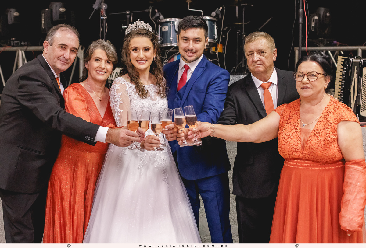 casamento Hanny e Andrei fotógrafo Juliano Gil Rio Azul Paraná Irati making of casa maquiagem cabelo Emerson Olicheski Umalu Eventos família noivo noiva vestido wedding Igreja Santa Teresinha do Menino Jesus Martins Eventos gravata cerimônia recepção