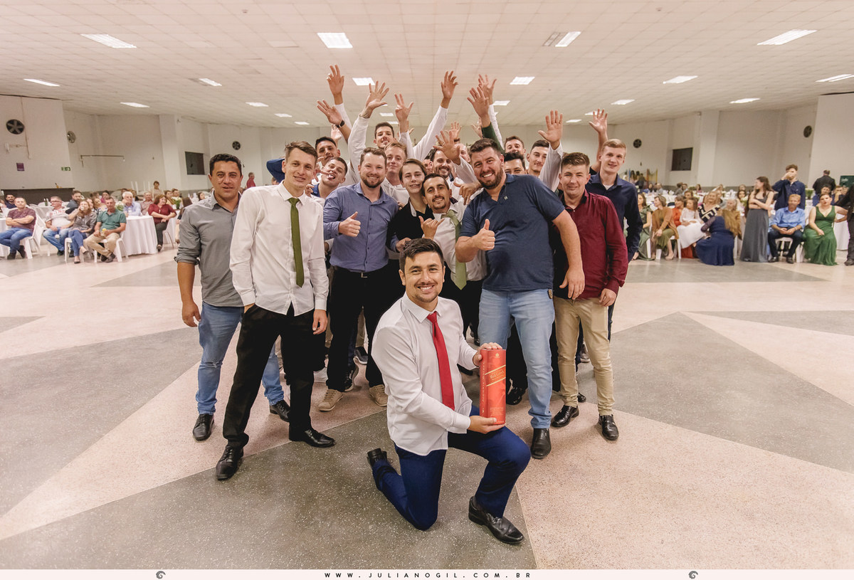 casamento Hanny e Andrei fotógrafo Juliano Gil Rio Azul Paraná Irati making of casa maquiagem cabelo Emerson Olicheski Umalu Eventos família noivo noiva vestido wedding Igreja Santa Teresinha do Menino Jesus Martins Eventos gravata cerimônia recepção