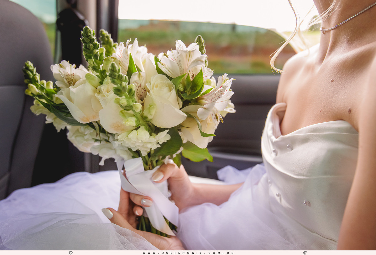 making of noiva Keyla fotógrafo Juliano Gil ivaí paraná irati make  thallana campos cabelo studio elis bobek vestido lanovia terno origem noivas noivo Alexandre sapato perfume igreja casamento buquê