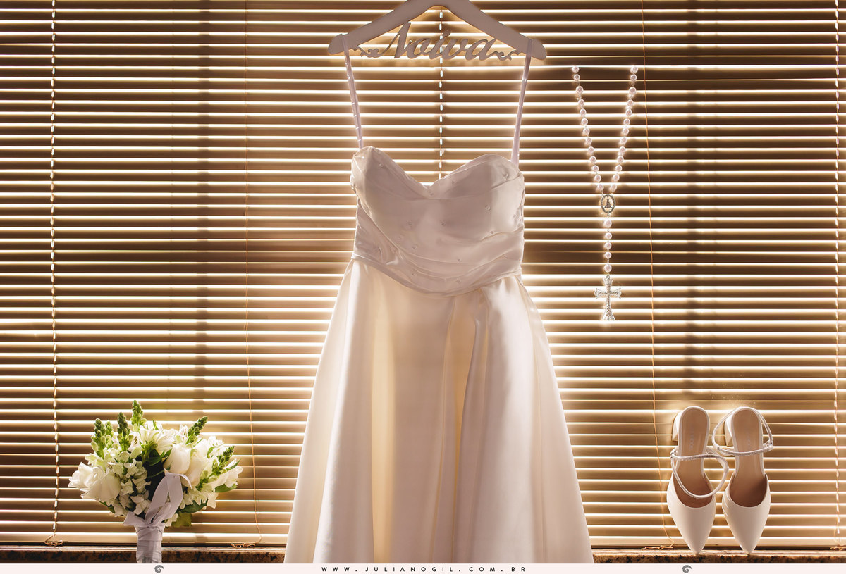 making of noiva Keyla fotógrafo Juliano Gil ivaí paraná irati make  thallana campos cabelo studio elis bobek vestido lanovia terno origem noivas noivo Alexandre sapato perfume igreja casamento buquê