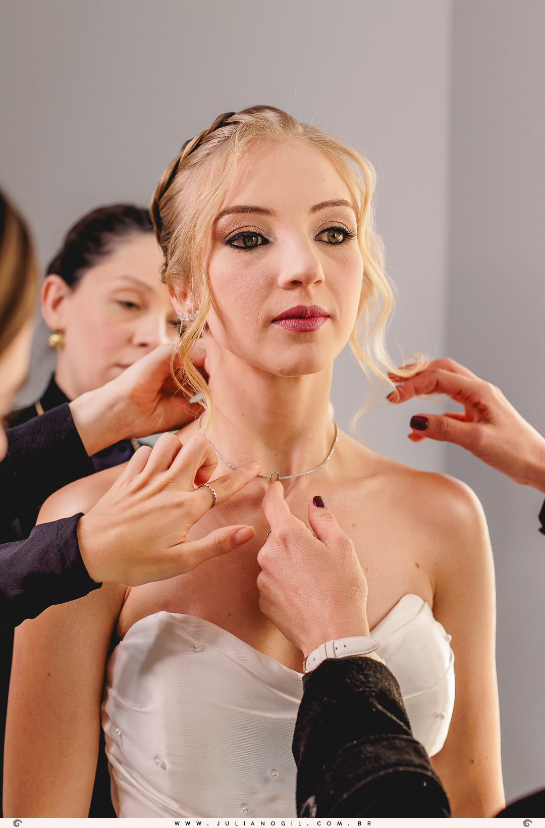 making of noiva Keyla fotógrafo Juliano Gil ivaí paraná irati make  thallana campos cabelo studio elis bobek vestido lanovia terno origem noivas noivo Alexandre sapato perfume igreja casamento buquê