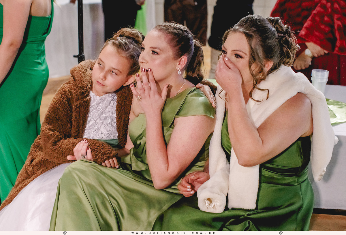 recepção de casamento Keyla e Alexandre fotógrafo Juliano Gil ivaí paraná irati make  thallana campos cabelo studio elis bobek vestido lanovia terno origem noivas noivo Alexandre sapato perfume igreja casamento buquê interior família pais wedding