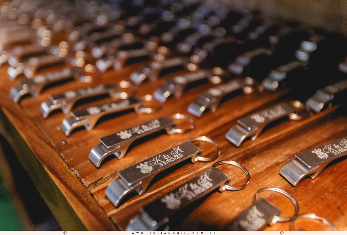 recepção de casamento Keyla e Alexandre fotógrafo Juliano Gil ivaí paraná irati make  thallana campos cabelo studio elis bobek vestido lanovia terno origem noivas noivo Alexandre sapato perfume igreja casamento buquê interior família pais wedding