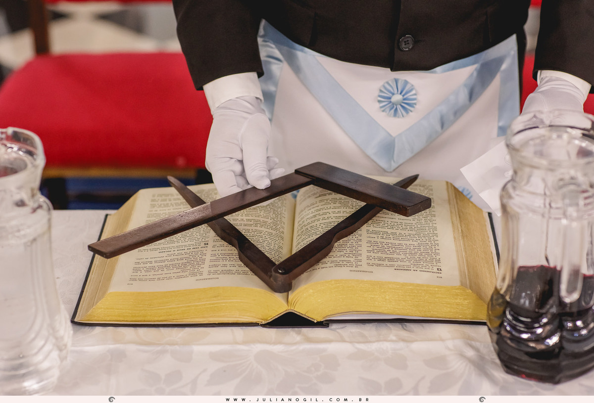 leitura e abertura da cerimônia de casamento em loja maçônica em ponta grossa, paraná