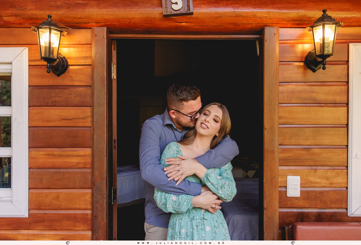 pré casamento Jessica e Ewandro fotógrafo Juliano Gil prudentópolis irati paraná recanto teodorinho chalé ar livre ensaio externo casal carro cerveja gol gti noiva noivo  wedding day 