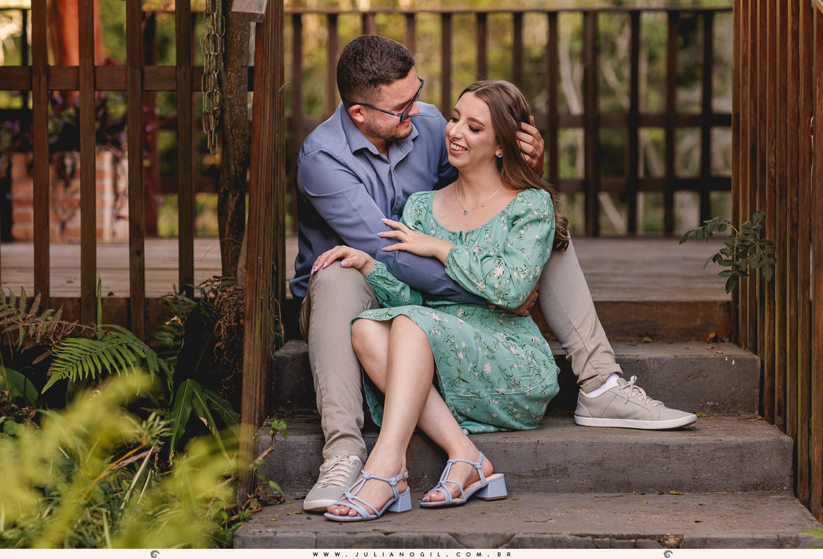 pré casamento Jessica e Ewandro fotógrafo Juliano Gil prudentópolis irati paraná recanto teodorinho chalé ar livre ensaio externo casal carro cerveja gol gti noiva noivo  wedding day 