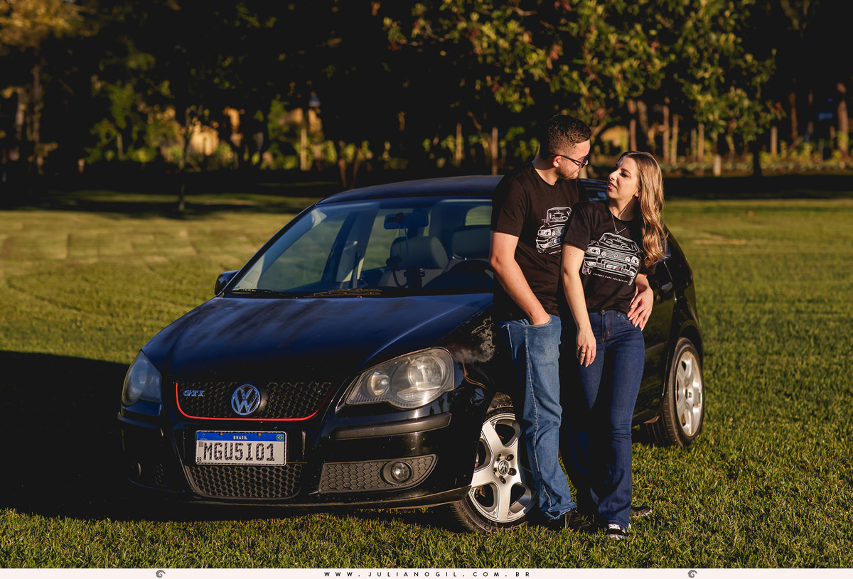 pré casamento Jessica e Ewandro fotógrafo Juliano Gil prudentópolis irati paraná recanto teodorinho chalé ar livre ensaio externo casal carro cerveja gol gti noiva noivo  wedding day 