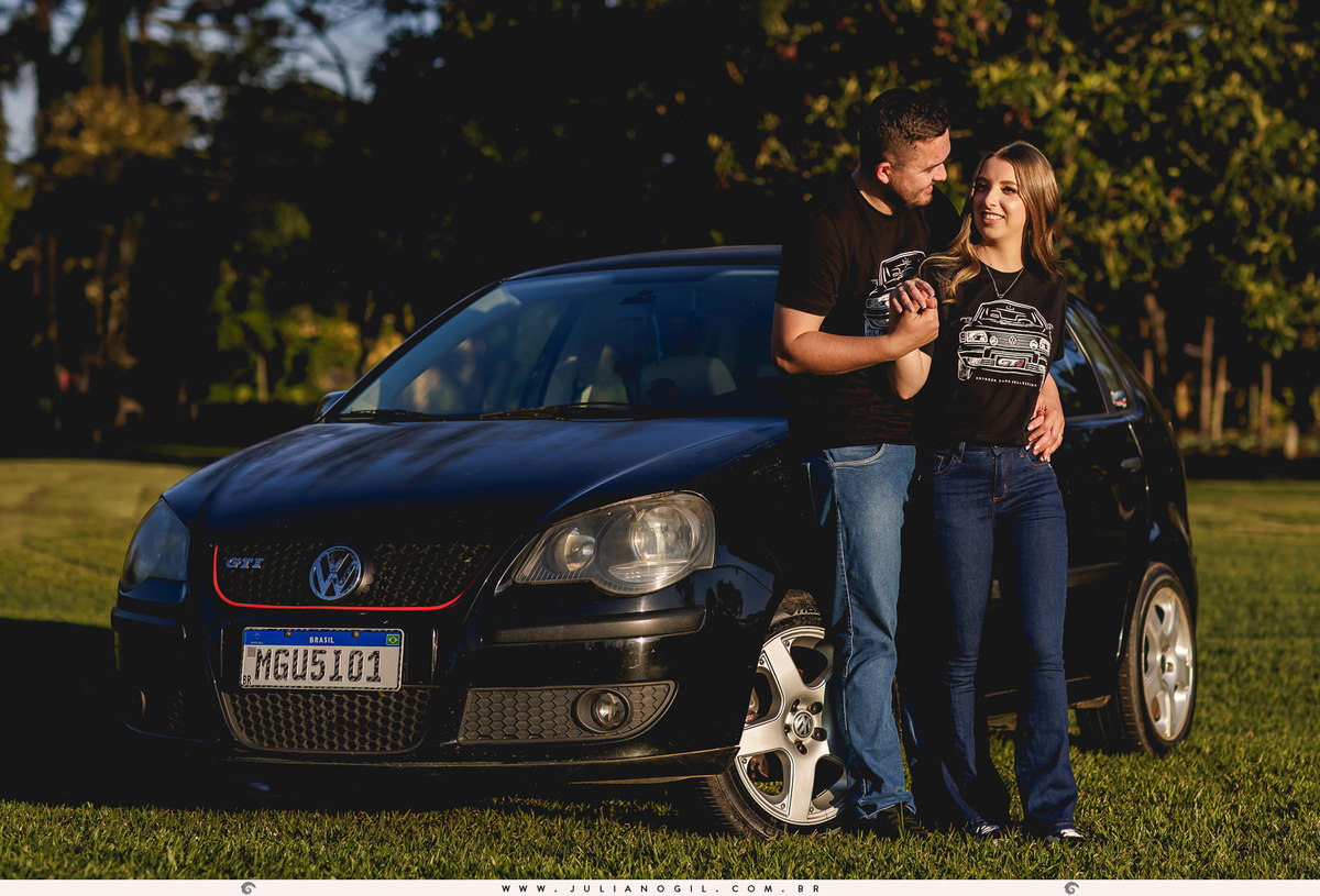 pré casamento Jessica e Ewandro fotógrafo Juliano Gil prudentópolis irati paraná recanto teodorinho chalé ar livre ensaio externo casal carro cerveja gol gti noiva noivo  wedding day 