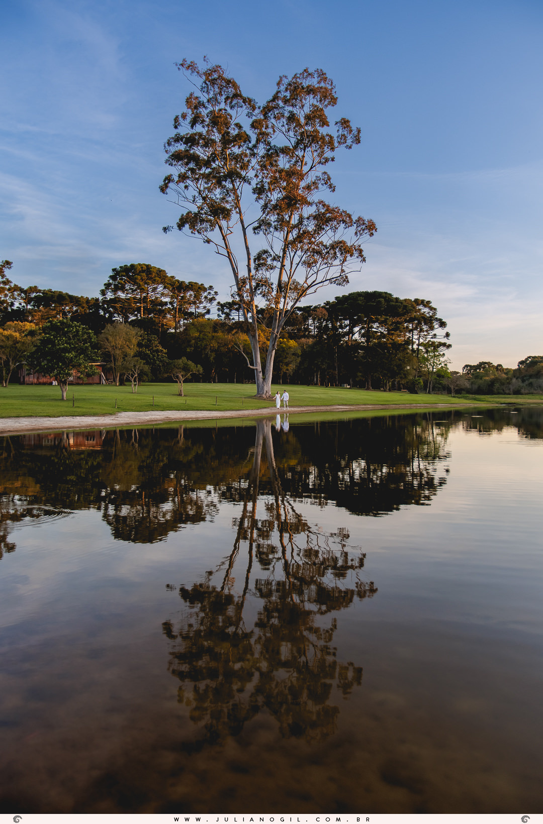 pré casamento Jessica e Ewandro fotógrafo Juliano Gil prudentópolis irati paraná recanto teodorinho chalé ar livre ensaio externo casal carro cerveja gol gti noiva noivo  wedding day 
