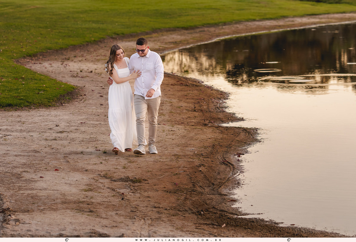 pré casamento Jessica e Ewandro fotógrafo Juliano Gil prudentópolis irati paraná recanto teodorinho chalé ar livre ensaio externo casal carro cerveja gol gti noiva noivo  wedding day 