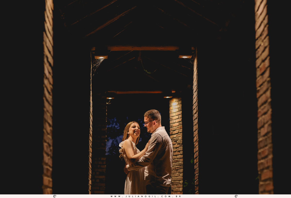 pré casamento Jessica e Ewandro fotógrafo Juliano Gil prudentópolis irati paraná recanto teodorinho chalé ar livre ensaio externo casal carro cerveja gol gti noiva noivo  wedding day 