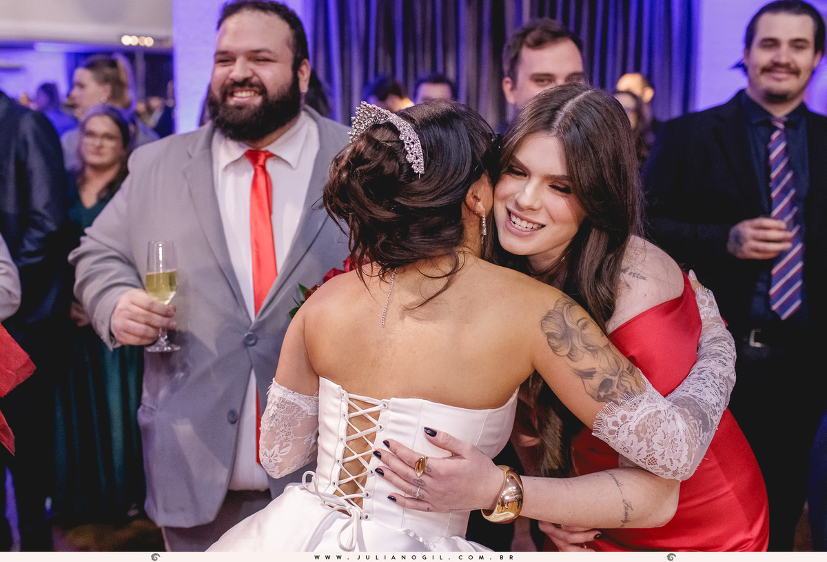 casamento letícia e igor fotógrafo juliano gil casamento igreja católica catedral sant'ana recepção ponta lagoa padrinhos madrinhas emoção família noivo noiva bride wedding tatuagem rayban meta alegria fotografia de casamento barzinho pizzaria la base