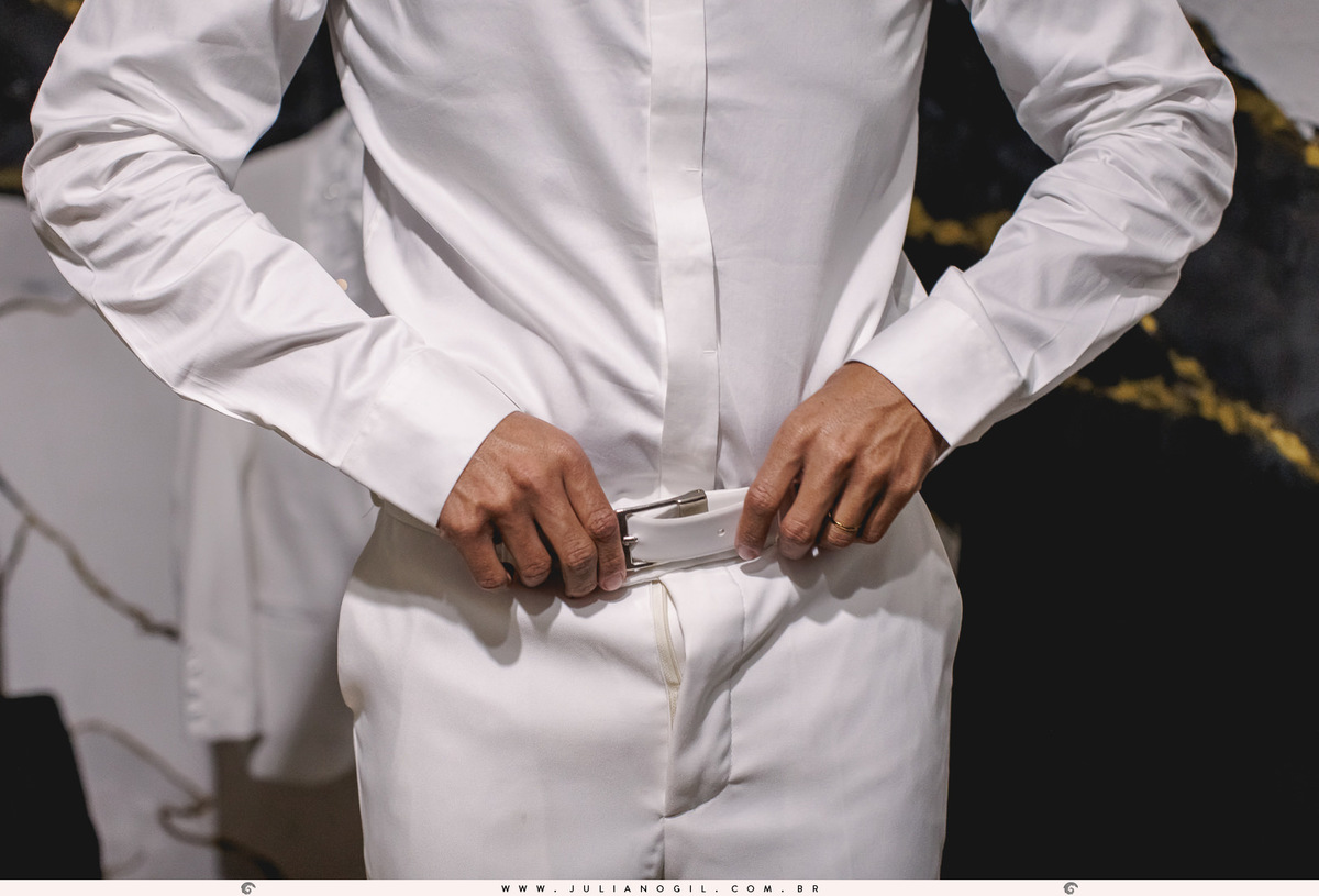 making of Igor casamento Letícia e Igor fotógrafo juliano gil terno personalizado alianças noivo terno rayban meta ponta grossa paraná padrinhos família casa igreja católica