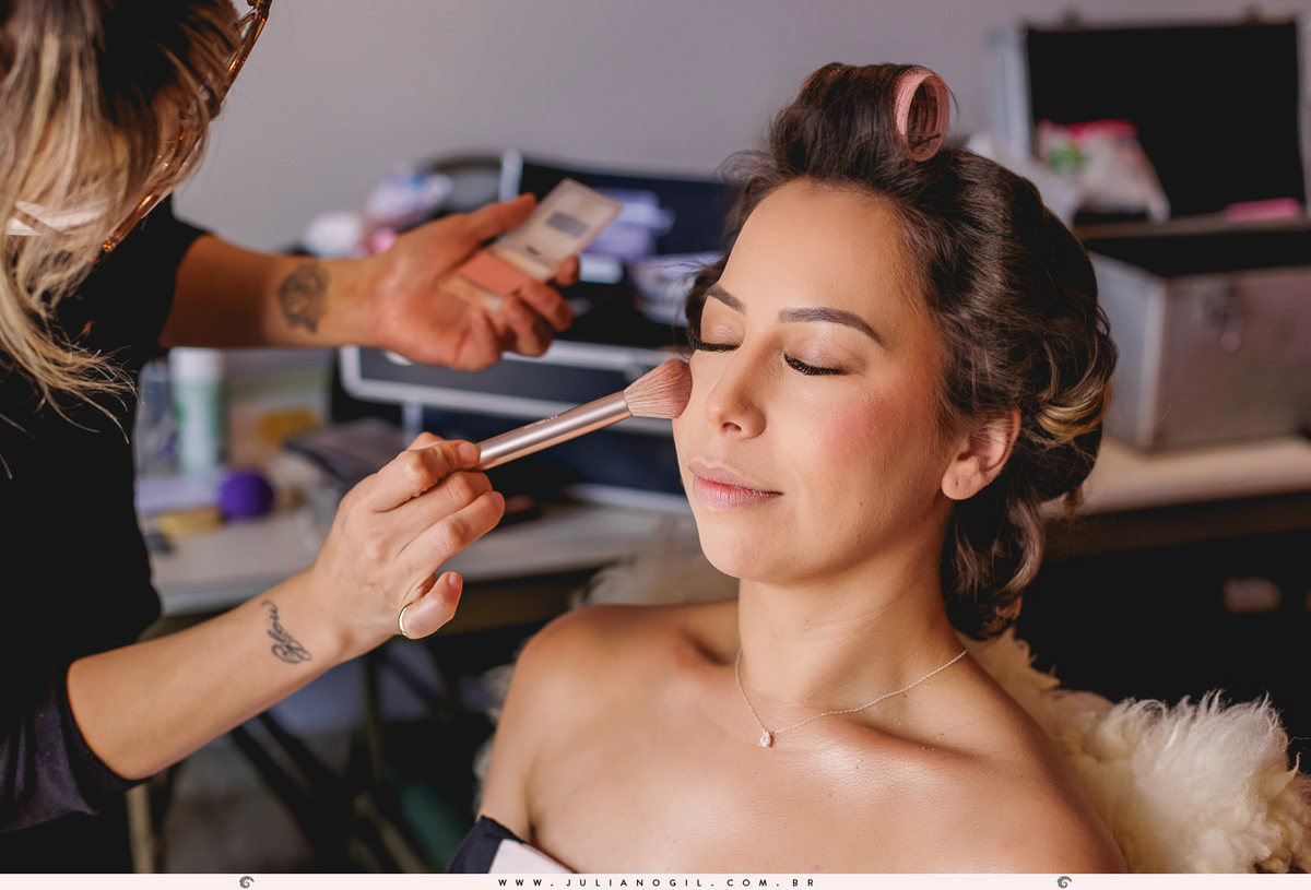 making of noiva Valdenise fotógrafo juliano gil buquê grinalda natalia canalli bride são mateus do sul paraná madrinhas vestido wedding fotografia de casamento maquiagem hotel dom leopoldo casa de carnes angelita família festa recepção amigos