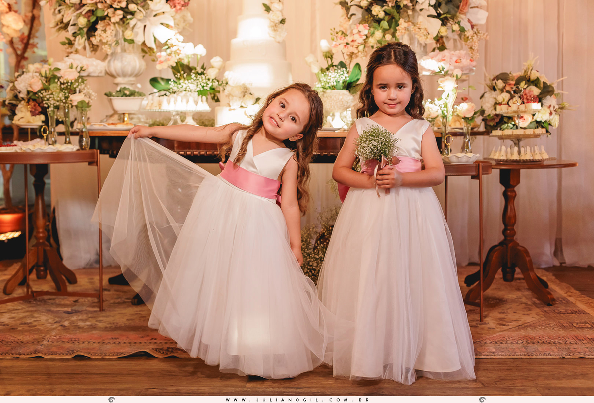 cerimônia Valdenise João Vitor fotógrafo juliano gil buquê grinalda natalia canalli bride são mateus do sul paraná madrinhas vestido wedding fotografia de casamento maquiagem hotel dom leopoldo casa de carnes angelita família festa recepção amigos