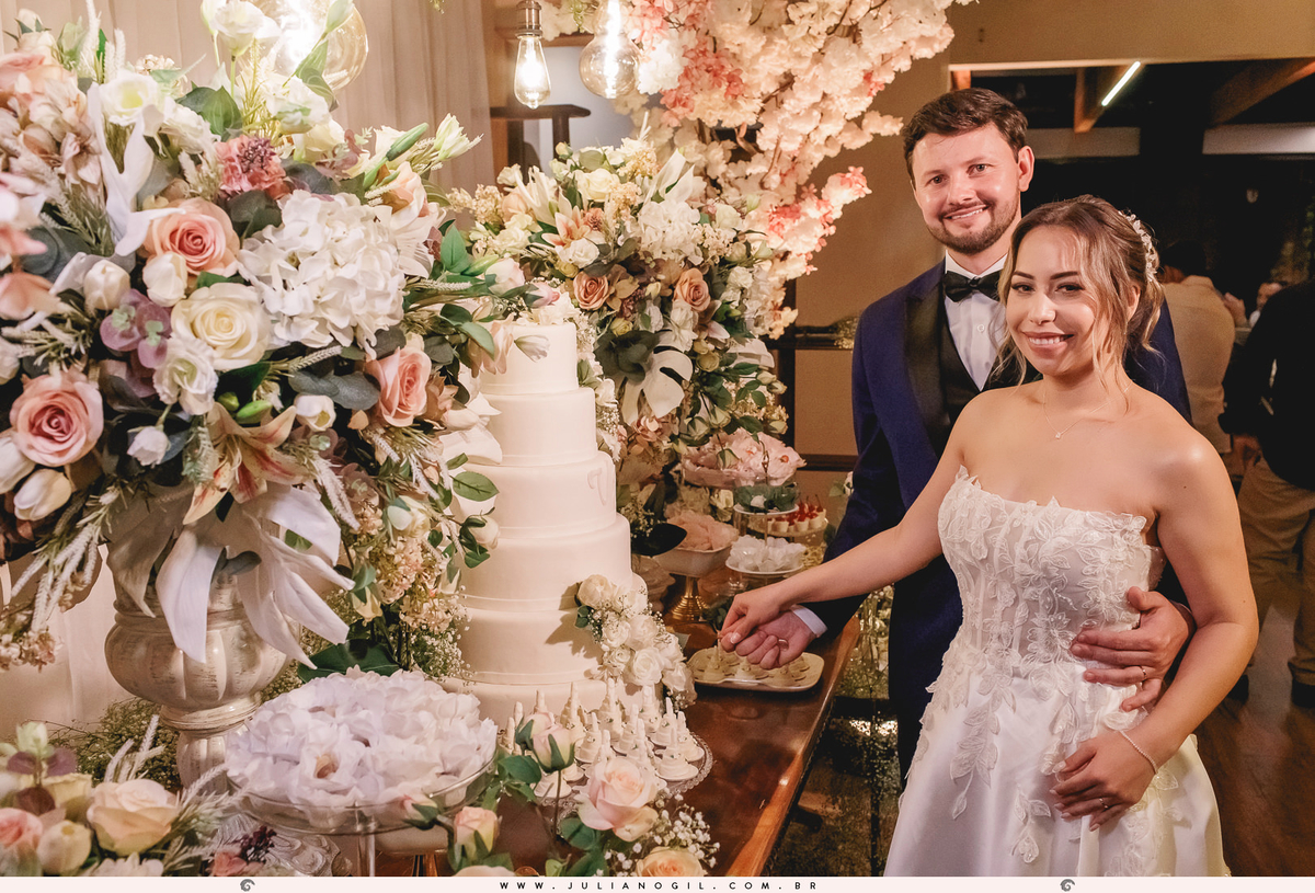 cerimônia Valdenise João Vitor fotógrafo juliano gil buquê grinalda natalia canalli bride são mateus do sul paraná madrinhas vestido wedding fotografia de casamento maquiagem hotel dom leopoldo casa de carnes angelita família festa recepção amigos