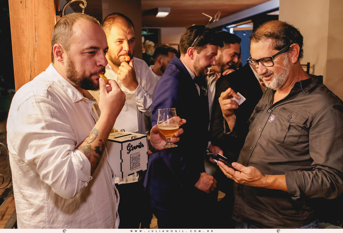 cerimônia Valdenise João Vitor fotógrafo juliano gil buquê grinalda natalia canalli bride são mateus do sul paraná madrinhas vestido wedding fotografia de casamento maquiagem hotel dom leopoldo casa de carnes angelita família festa recepção amigos