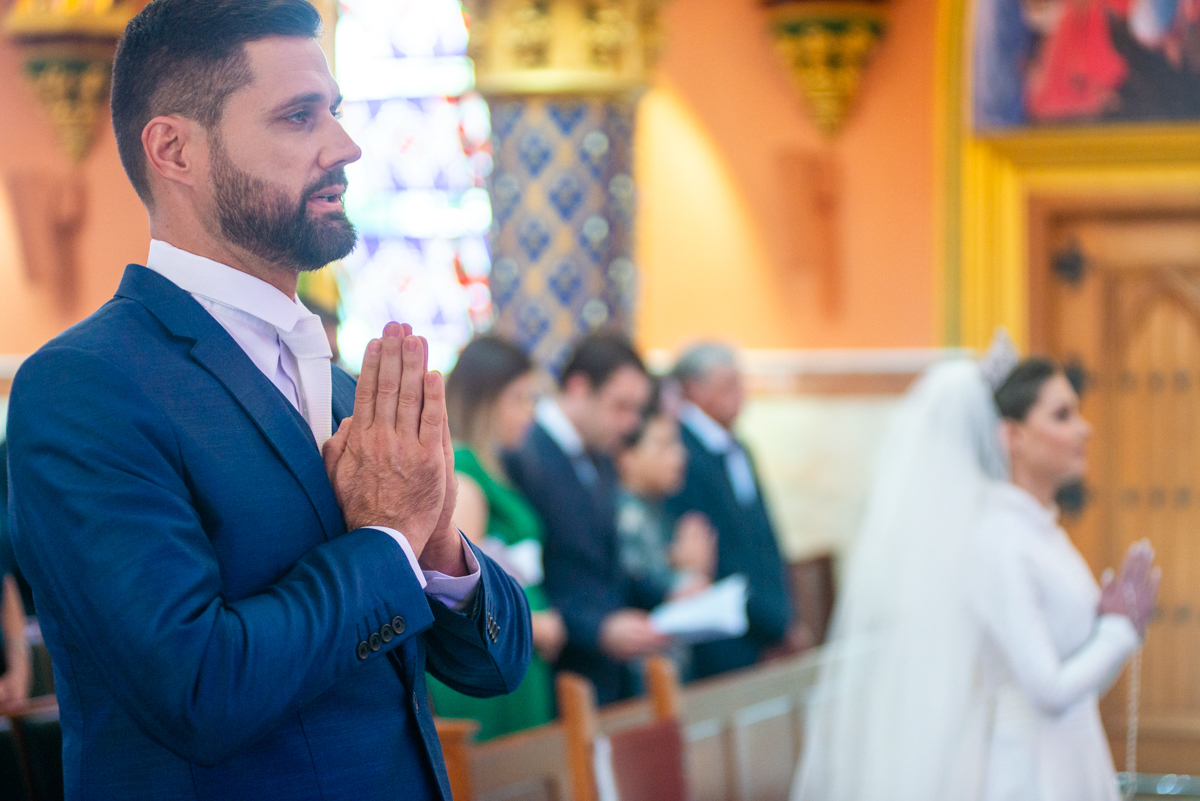 Momento de fé, o casamento na igreja é algo que toda mulher sonha então veja como foi esse casamento nas minhas fotografias.
