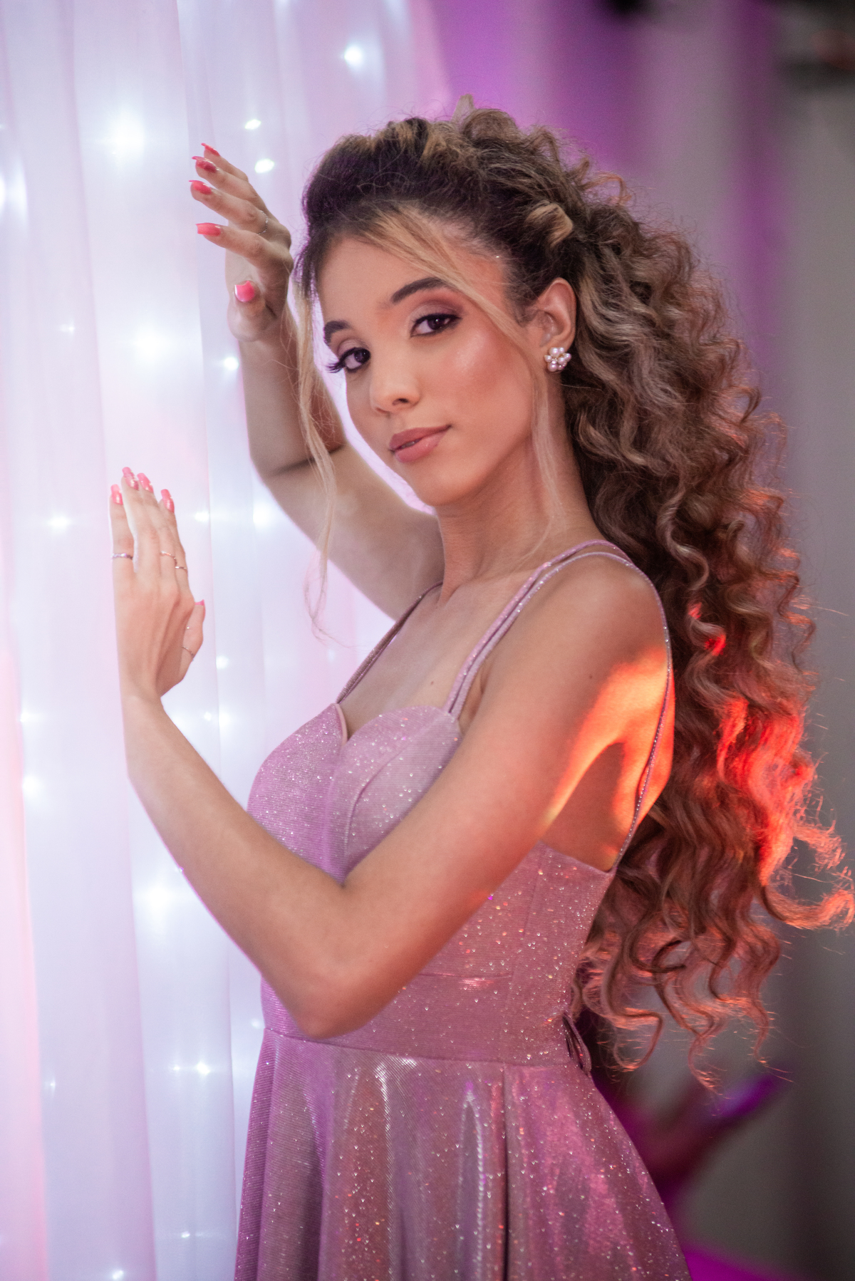 Anna Luíza e o brilho de seu debut! Fotografias que capturam a juventude e a beleza dos 15 anos em imagens cheias de emoção, tornando seu dia especial inesquecível.