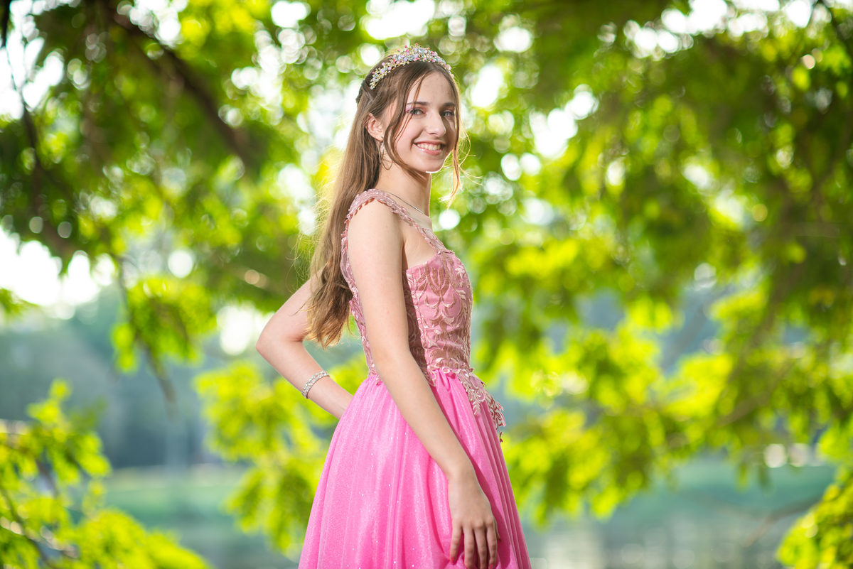 Ensaio de Debutante
Parque Ibirapuera
Debutante 15 anos
Fotografia de Debutante
Ensaio Fotográfico
Debutante SP
Debutante São Paulo
Fotos de Debutante
Book de Debutante
Debutante no Parque
Ensaio ao Ar Livre
Natureza
Beleza
Juventude
Celebração
Momentos E