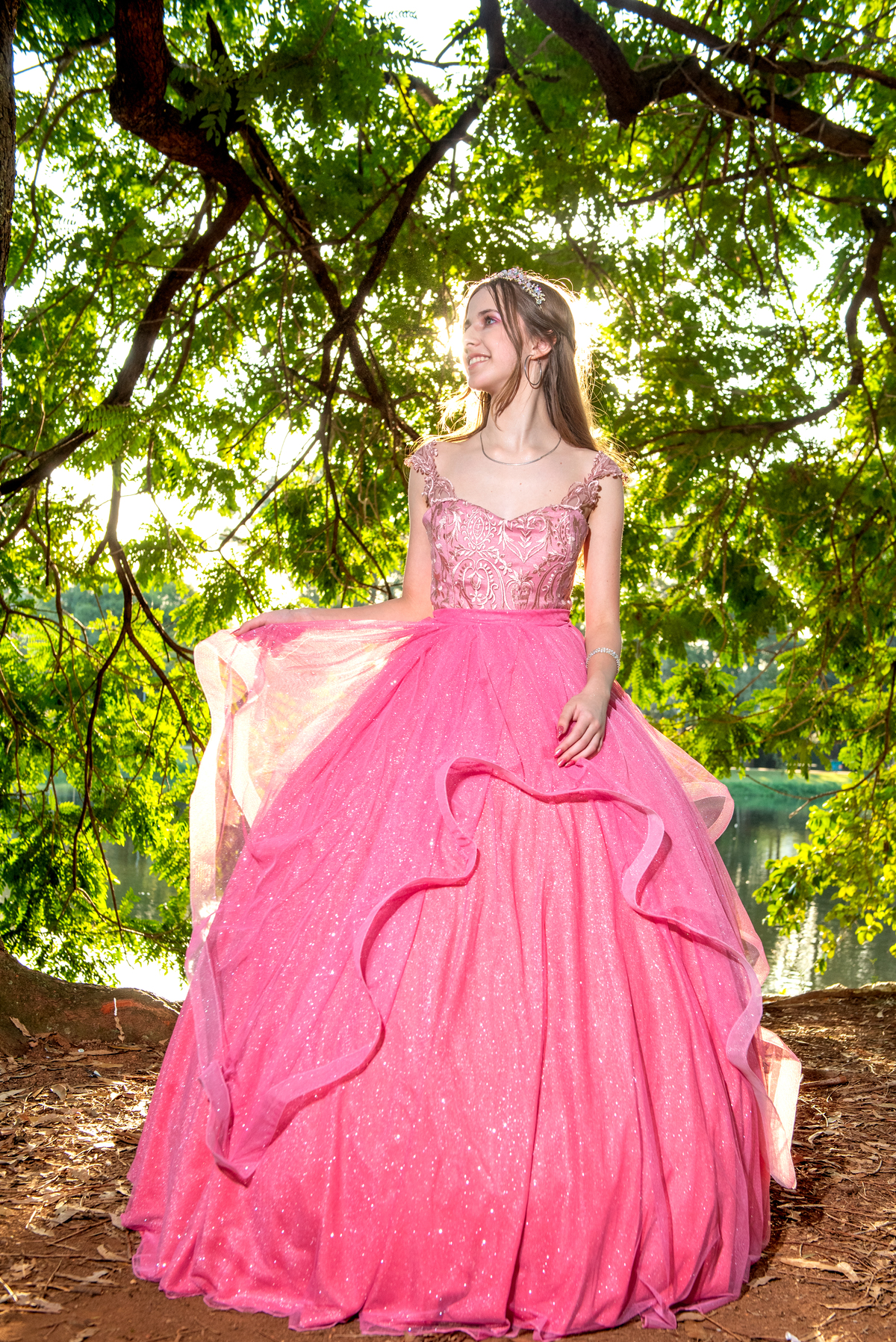 Ensaio de Debutante
Parque Ibirapuera
Debutante 15 anos
Fotografia de Debutante
Ensaio Fotográfico
Debutante SP
Debutante São Paulo
Fotos de Debutante
Book de Debutante
Debutante no Parque
Ensaio ao Ar Livre
Natureza
Beleza
Juventude
Celebração
Momentos E