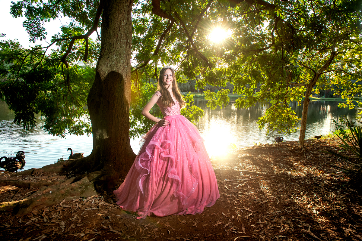 Ensaio de Debutante
Parque Ibirapuera
Debutante 15 anos
Fotografia de Debutante
Ensaio Fotográfico
Debutante SP
Debutante São Paulo
Fotos de Debutante
Book de Debutante
Debutante no Parque
Ensaio ao Ar Livre
Natureza
Beleza
Juventude
Celebração
Momentos E