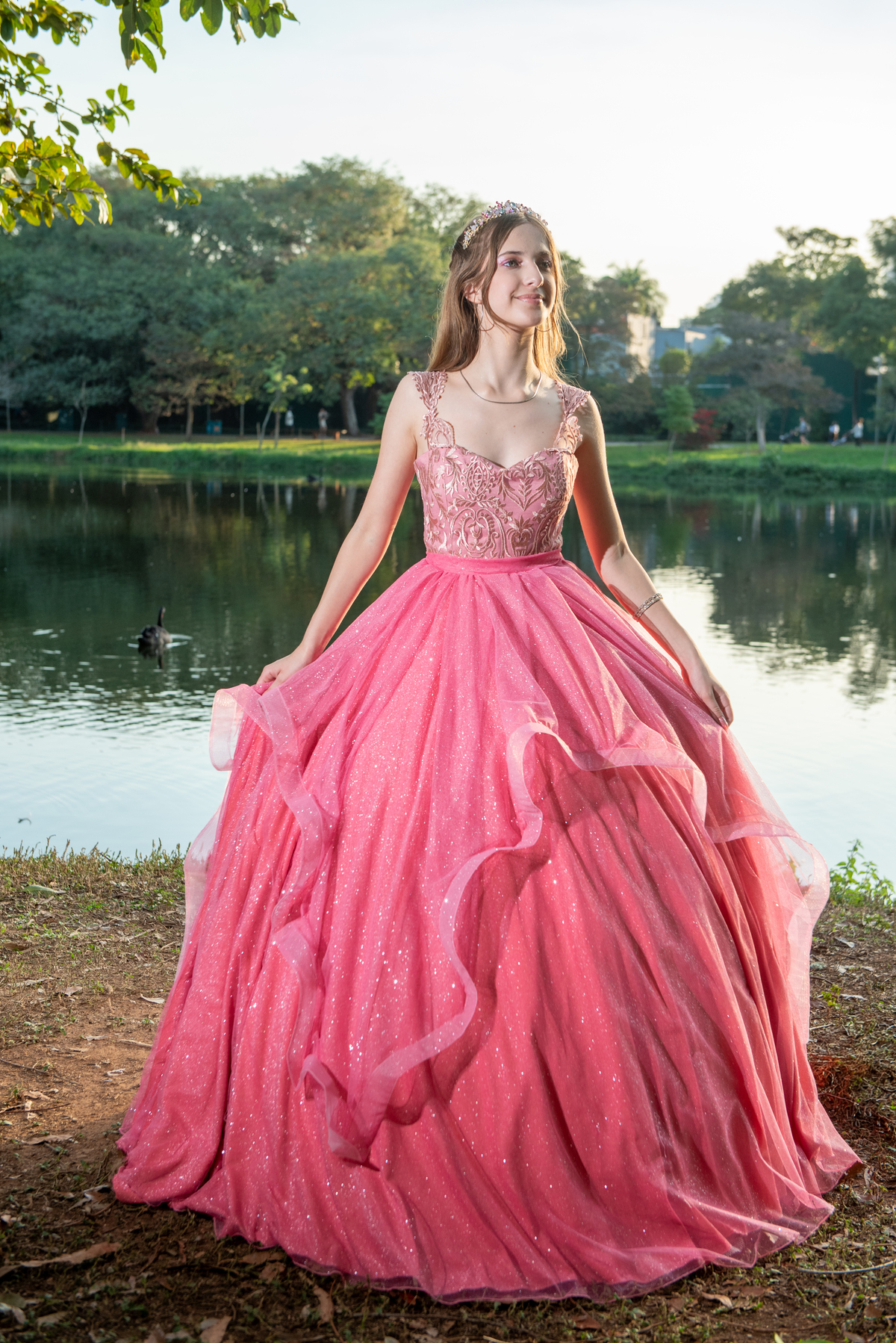 Ensaio de Debutante
Parque Ibirapuera
Debutante 15 anos
Fotografia de Debutante
Ensaio Fotográfico
Debutante SP
Debutante São Paulo
Fotos de Debutante
Book de Debutante
Debutante no Parque
Ensaio ao Ar Livre
Natureza
Beleza
Juventude
Celebração
Momentos E