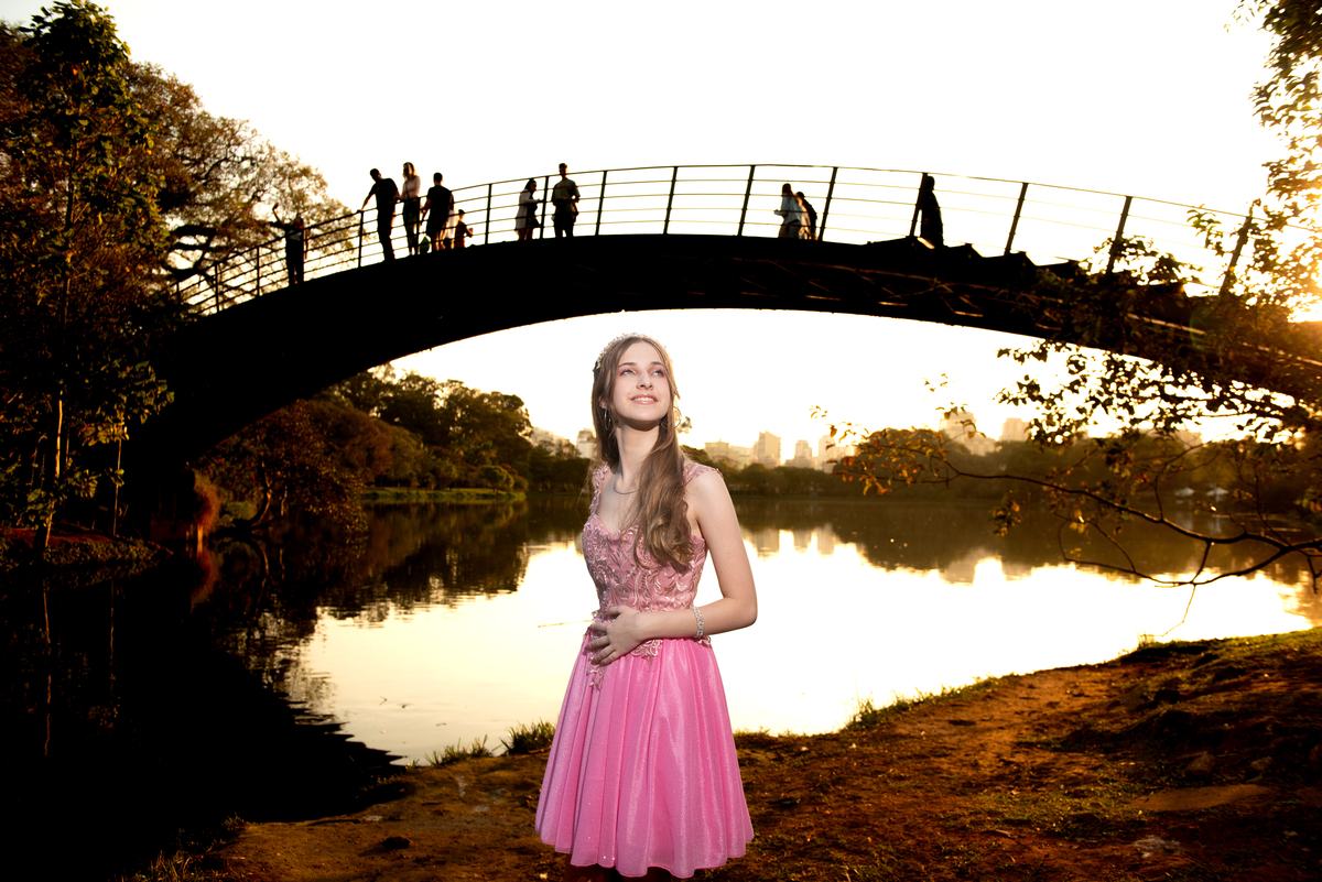 Ensaio de Debutante
Parque Ibirapuera
Debutante 15 anos
Fotografia de Debutante
Ensaio Fotográfico
Debutante SP
Debutante São Paulo
Fotos de Debutante
Book de Debutante
Debutante no Parque
Ensaio ao Ar Livre
Natureza
Beleza
Juventude
Celebração
Momentos E