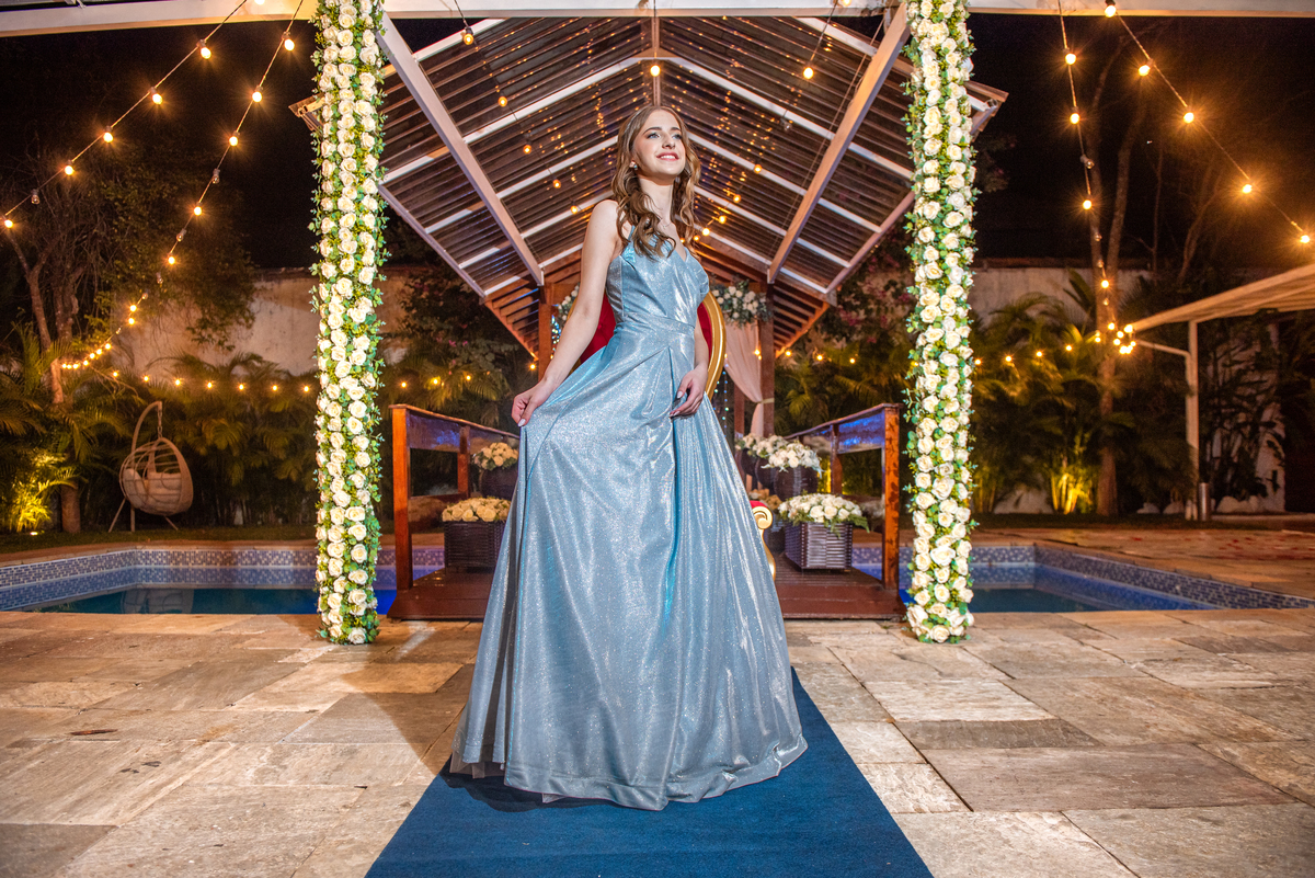 Fotografia Completa para Festa de 15 Anos: Com um fotógrafo especializado, a festa de Layla foi registrada com perfeição.