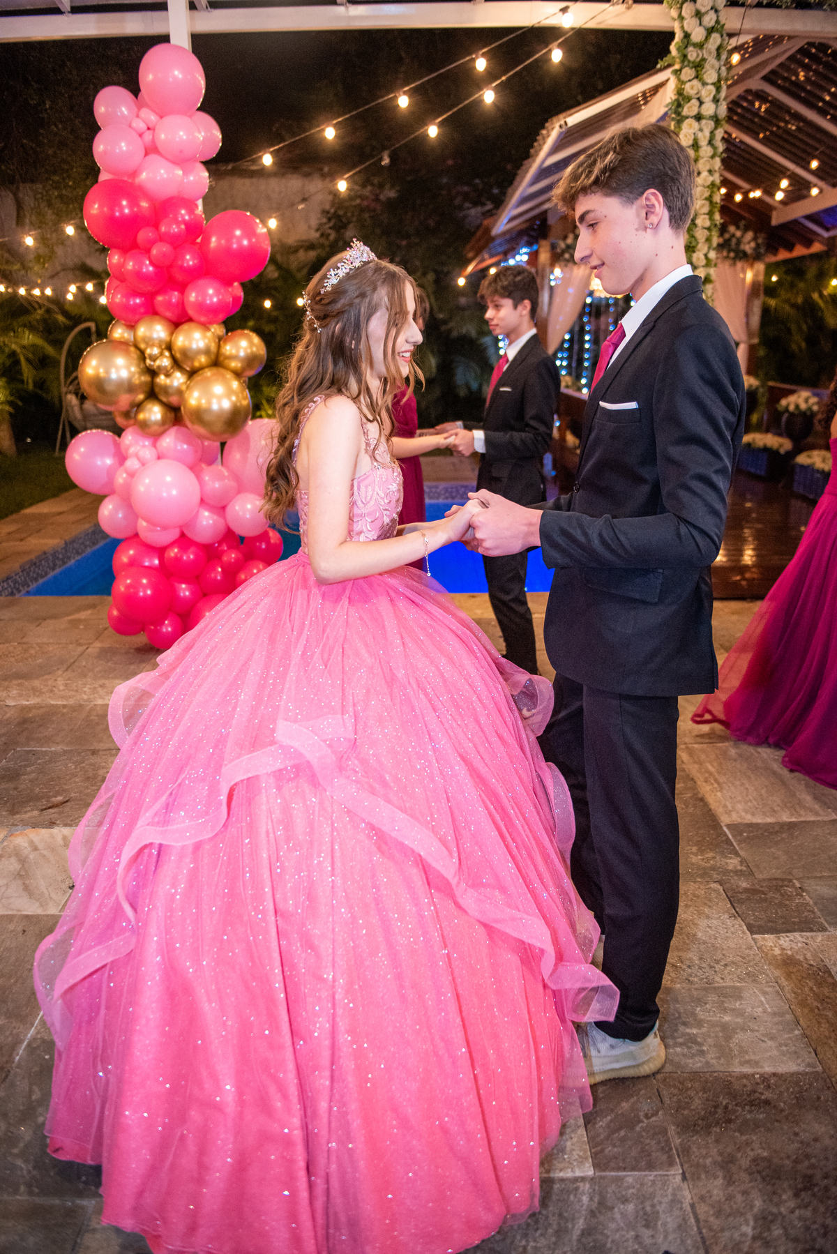 Fotógrafo para Aniversário de Debutante em SP: Layla escolheu um fotógrafo que capturou a beleza de sua festa de 15 anos.