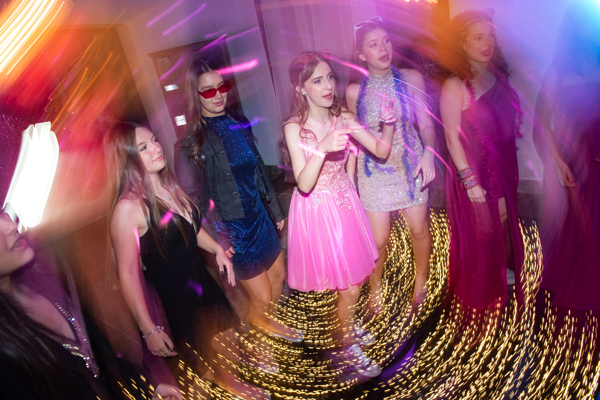 Fotógrafo para Festa de 15 Anos em Cotia SP: Layla teve uma festa mágica registrada por um fotógrafo experiente.