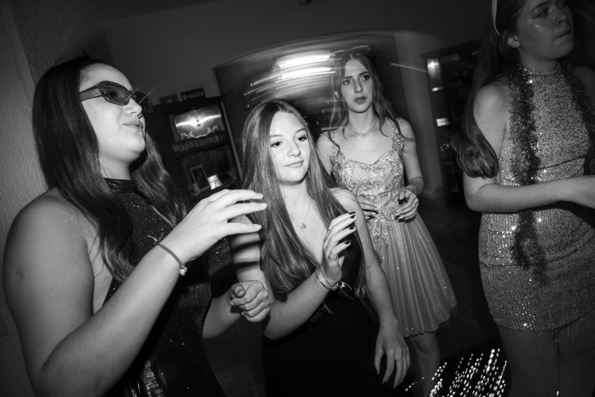 Fotógrafo Especializado em Fotos de Debutante: Cada instante da festa de Layla foi capturado em fotos maravilhosas.