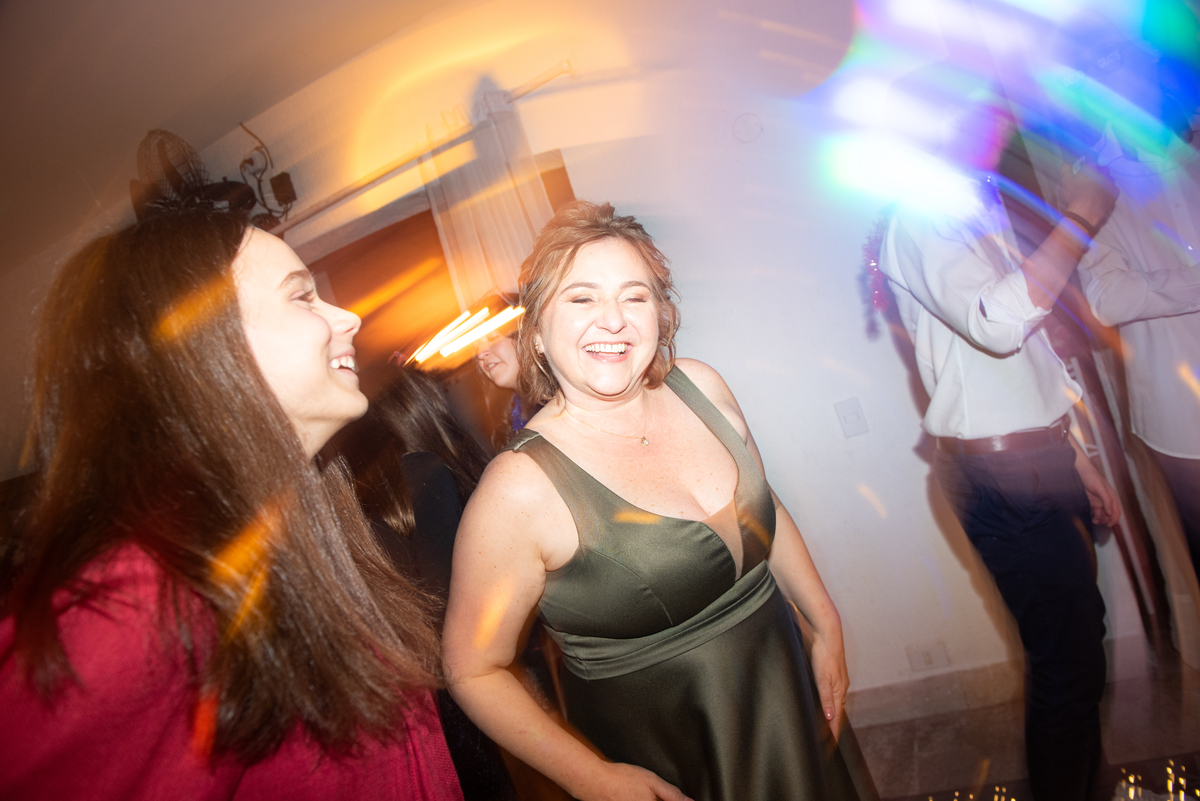 Fotos de 15 Anos ao Ar Livre em Cotia: Layla realizou um ensaio ao ar livre com fotos encantadoras e naturais.