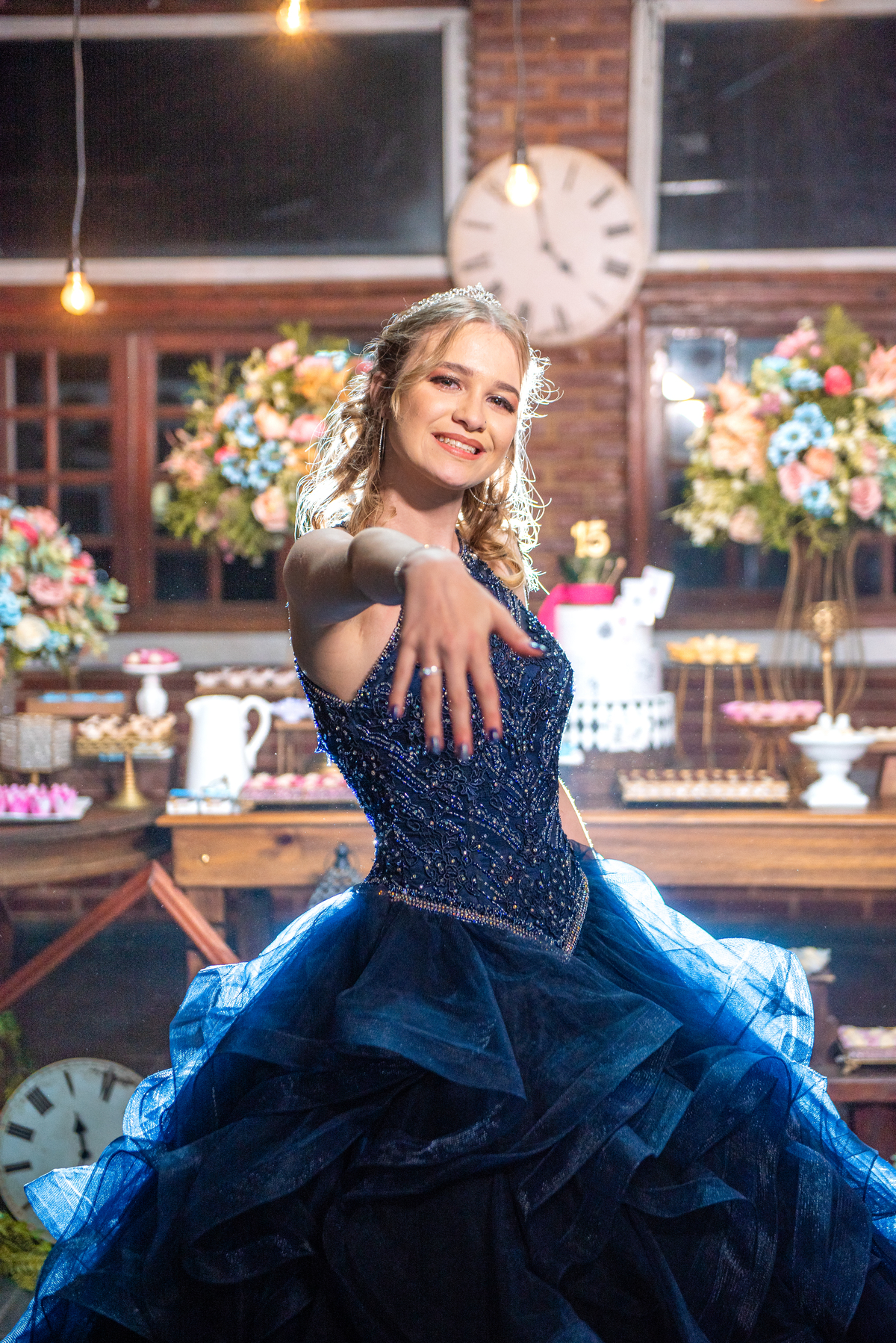 Ensaio para Debutantes em Sorocaba: As fotos de 15 anos de Júlia refletem o carinho e a delicadeza deste momento especial.