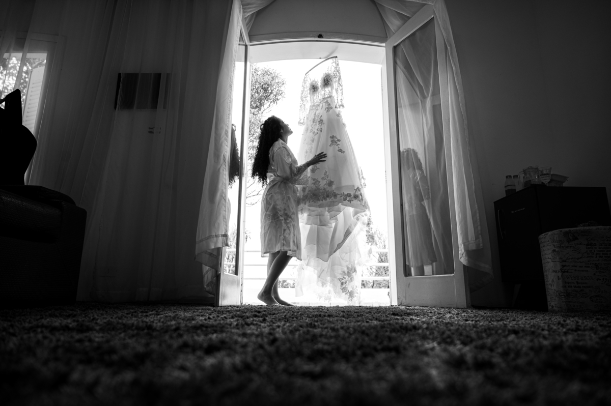 O olhar apaixonado de Rita e Robert em fotos deslumbrantes. Alberto Martinez capturou cada momento único no Espaço AVIV, Cotia.