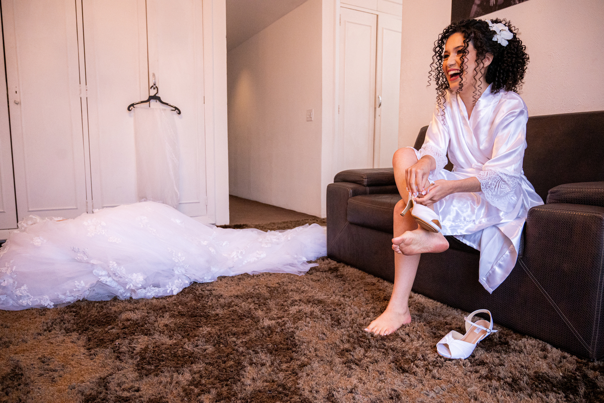 O charme da decoração no Espaço AVIV captado em fotos pelo fotógrafo de casamento Alberto Martinez, criando memórias únicas.